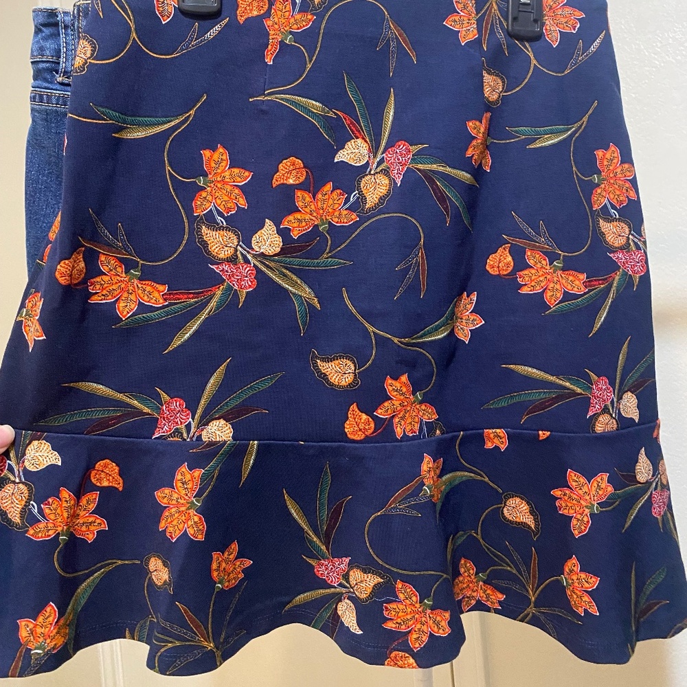 Loft skirt new without tag